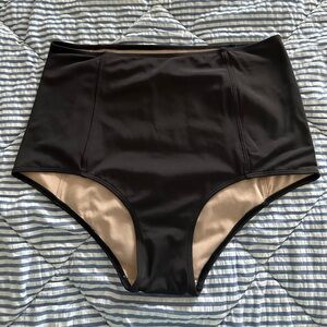 Kortni Jeane Medium Black Regular High-Waisted Bottoms GUC